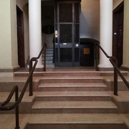 Colosseo Luxe Apartment In The Center Of โรม ภายนอก รูปภาพ