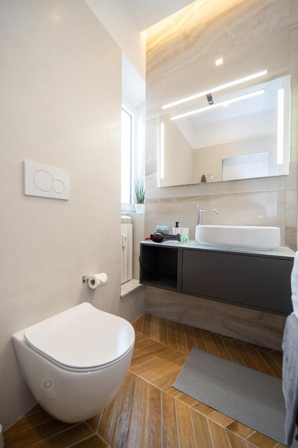 Colosseo Luxe Apartment In The Center Of โรม ภายนอก รูปภาพ