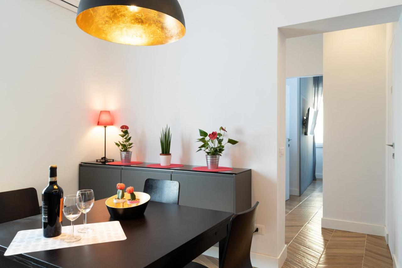 Colosseo Luxe Apartment In The Center Of โรม ภายนอก รูปภาพ
