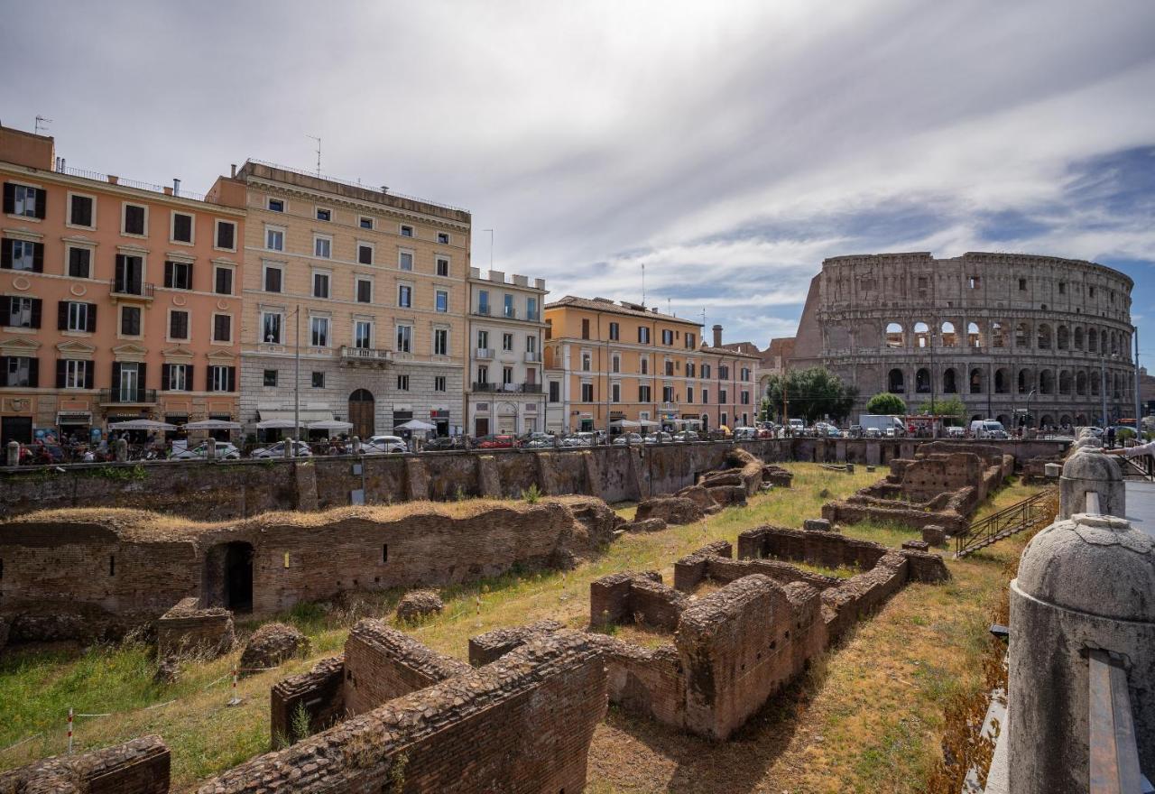 Colosseo Luxe Apartment In The Center Of โรม ภายนอก รูปภาพ