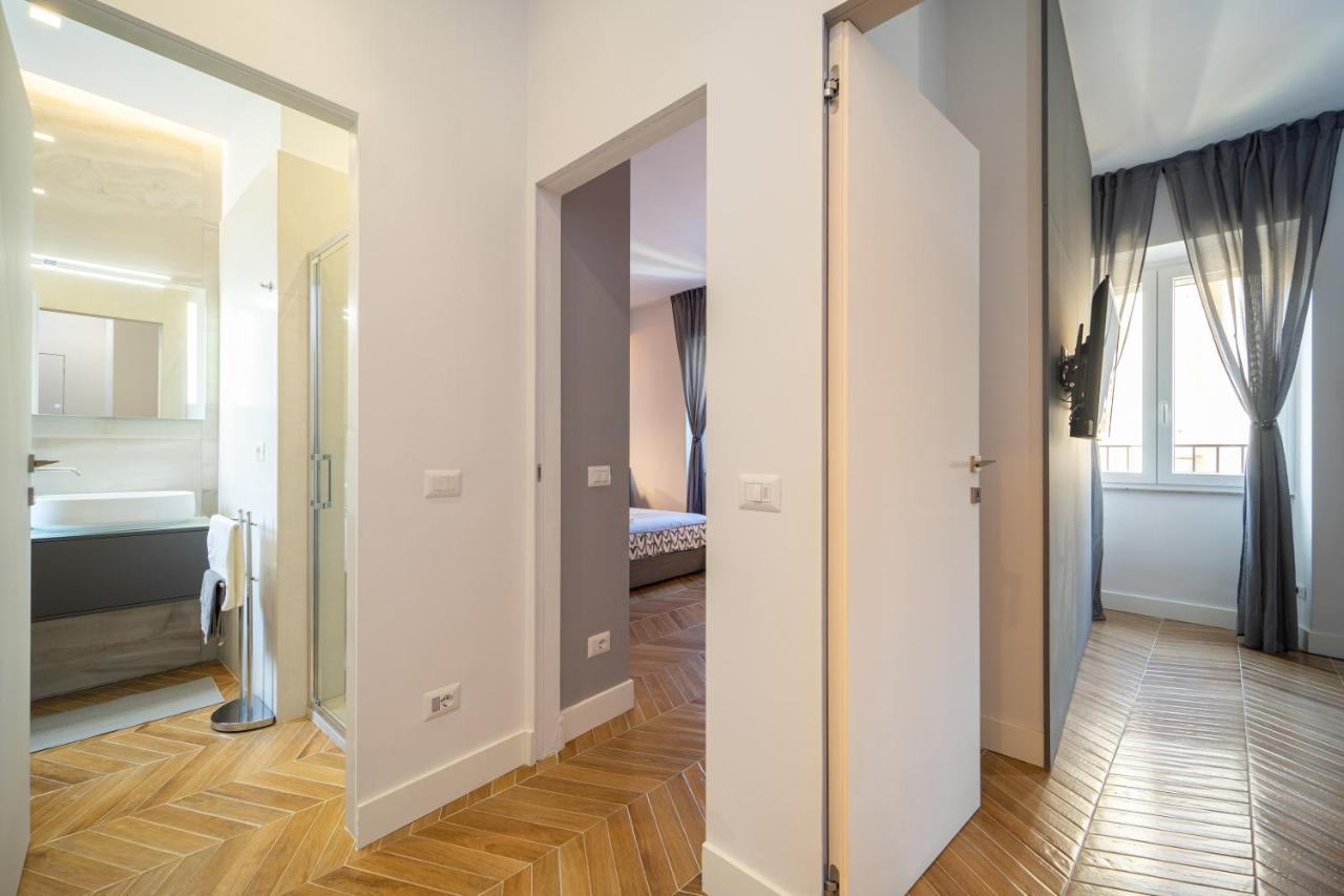 Colosseo Luxe Apartment In The Center Of โรม ภายนอก รูปภาพ