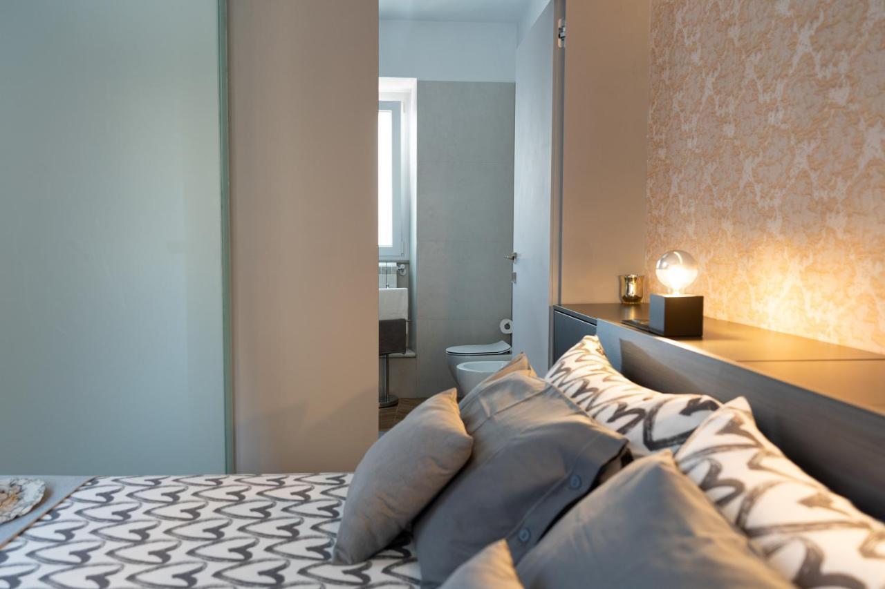 Colosseo Luxe Apartment In The Center Of โรม ภายนอก รูปภาพ