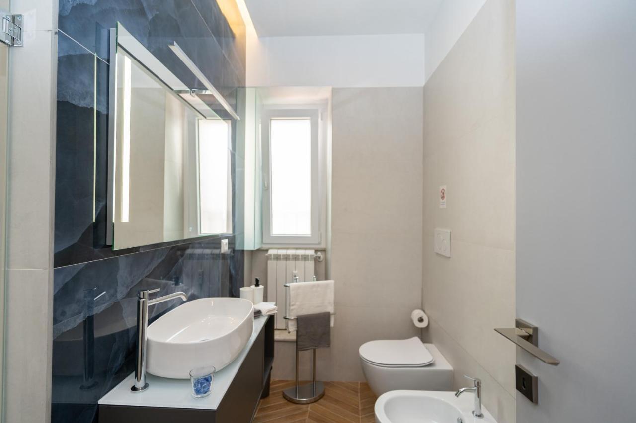 Colosseo Luxe Apartment In The Center Of โรม ภายนอก รูปภาพ
