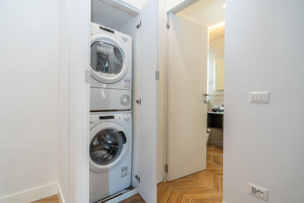 Colosseo Luxe Apartment In The Center Of โรม ภายนอก รูปภาพ