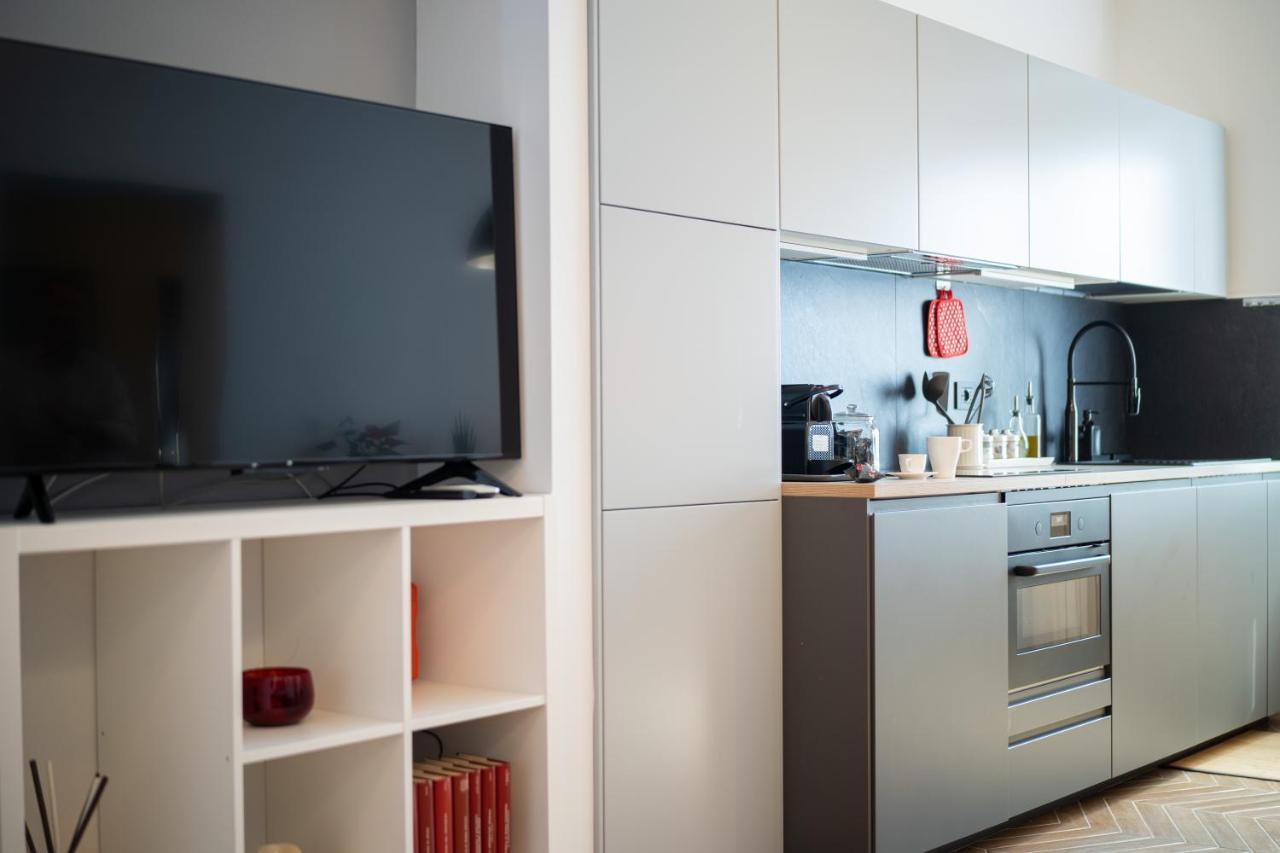 Colosseo Luxe Apartment In The Center Of โรม ภายนอก รูปภาพ