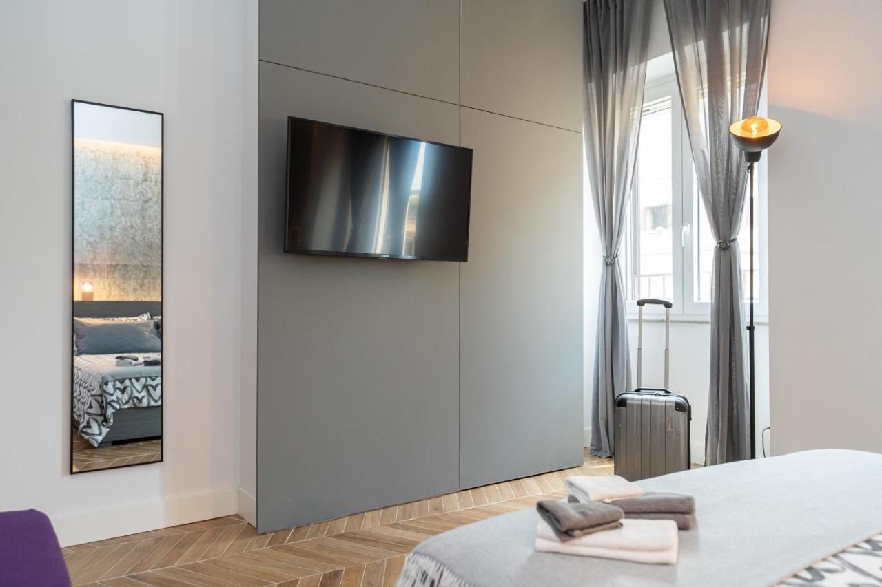 Colosseo Luxe Apartment In The Center Of โรม ภายนอก รูปภาพ