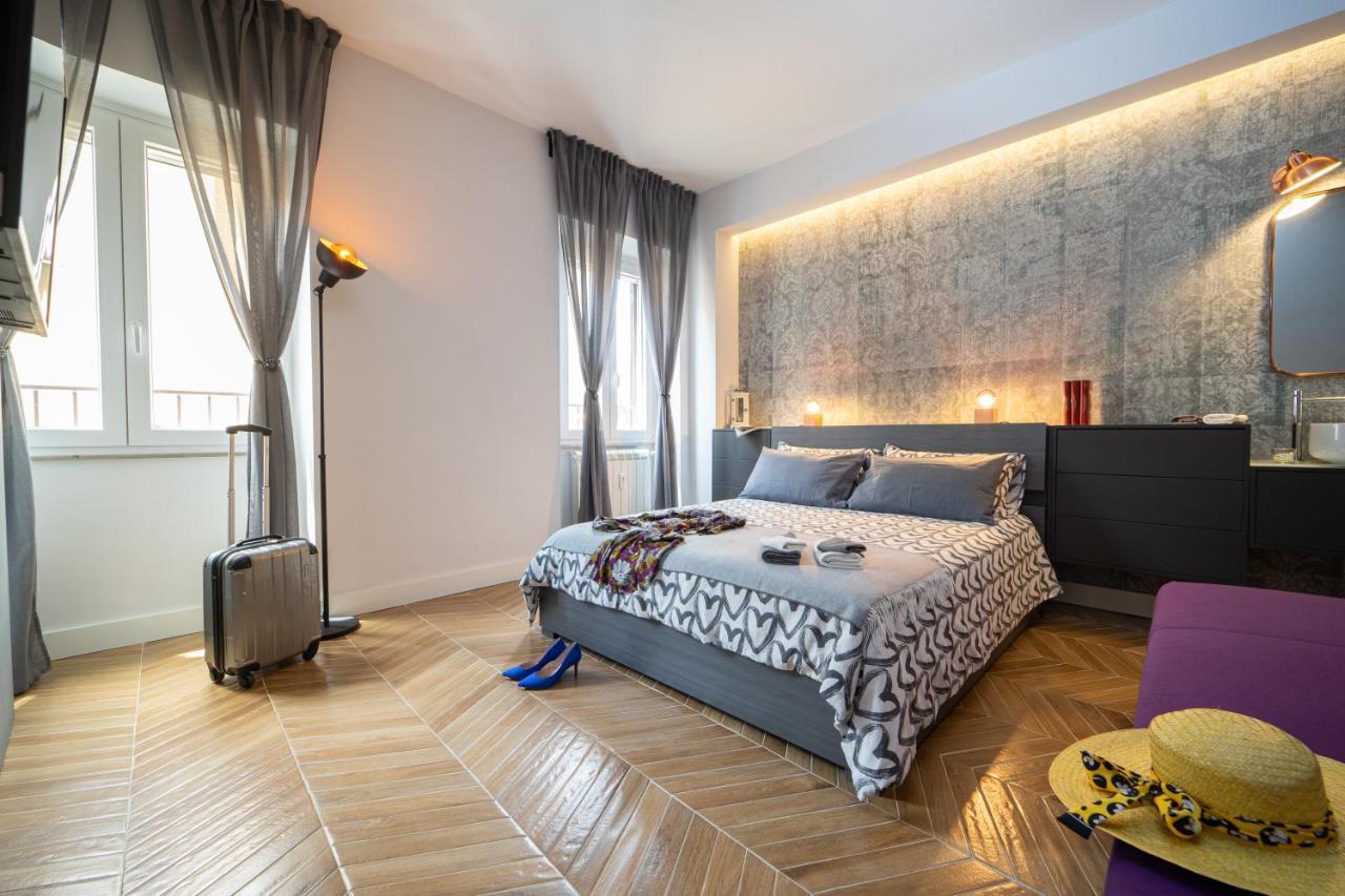 Colosseo Luxe Apartment In The Center Of โรม ภายนอก รูปภาพ